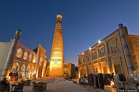 Islam Khoja Minaret Provinz Xorazm, UZB, Uzbekistan, Xiva, blue hour, evening light, flood-light