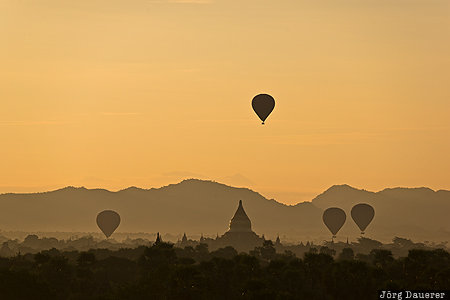 Mandalay-Region, MMR, Myanmar, Myinkapa, Bagan, balloons, Dhammayazika Pagoda