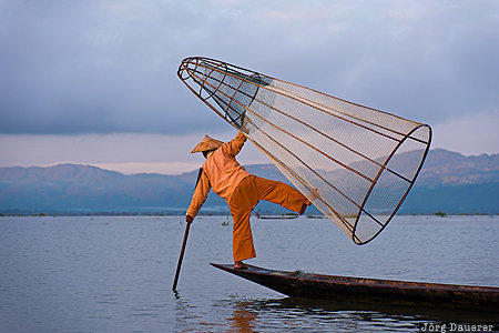 Nyaung Shwe, MMR, Myanmar, Shan State, Fisherman, fisherman on Inle Lake, Inle Lake, Burma