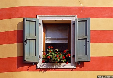 Albisano, facade, flowers, Italy, Lago di Garda, Lake Garda, red, Italien, Italia