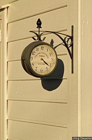 Norway, Sogn og Fjordane, Solvorn, clock, evening light, Lusterfjord, shadow, Norwegen, Norge