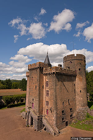 Auvergne, FRA, France, Pontgibaud, blue sky, castle, Château-Dauphin, Frankreich