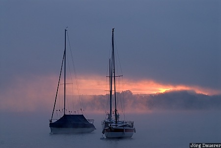 Germany, Bavaria, Schondorf am Ammersee, Unterschondorf, Ammersee, boats, fog, Schondorf, Deutschland, Bayern