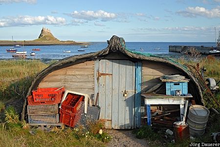 Shed on Lindisfarne Island United Kingdom, Northumberland, Lindisfarne, castel, ruin, shed, shack, Großbritannien, Vereinigtes Königreich, Holy Island, Grossbritannien, Vereinigtes Koenigreich