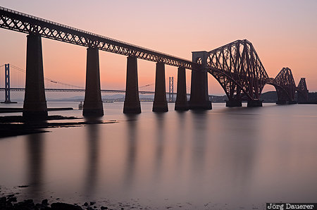 10 stop ND filter, bridge, calm water, evening light, Firth of Forth, Forth Rail Bridge, long exposure, United Kingdom, Scotland, South Queensferry, Großbritannien, Vereinigtes Königreich, Schottland, Grossbritannien, Vereinigtes Koenigreich