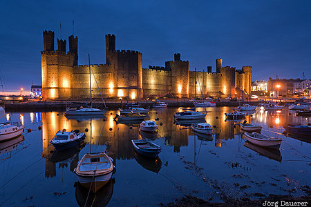 Caernarfon, Caernarfon Community, GBR, United Kingdom, Wales, blue hour, boats, Großbritannien, Vereinigtes Königreich, Grossbritannien, Vereinigtes Koenigreich