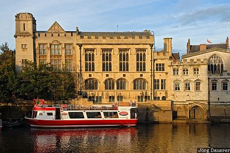 United Kingdom, York, Yorkshire, blue sky, boat, clouds, facade, Großbritannien, Vereinigtes Königreich, Grossbritannien, Vereinigtes Koenigreich