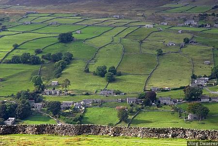 United Kingdom, Yorkshire, Swaledale, farm, drystone walls, farmhouse, barn, Großbritannien, Vereinigtes Königreich, Grossbritannien, Vereinigtes Koenigreich