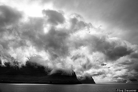 Faroe Islands, FRO, Vidareidi, back-light, Borðoy, clouds, evening light, Viðareiði, Färöer-Inseln, Faeroeer-Inseln