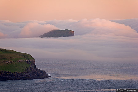 Faroe Islands, FRO, Syðradalur, Sydradalur, Streymoy, evening light, fog, Steymoy, Färöer-Inseln, Faeroeer-Inseln