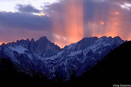 Sierra Nevada, Mount Whitney, light beams, Alabama Hills, Owens Valley, United States, California