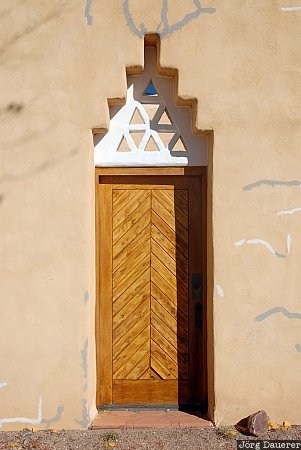 Abiquiu, adobe, blue sky, Dar al Islam, door, mosque, New Mexico, United States, Taos, USA, Vereinigte Staten, Neu Mexiko, NM