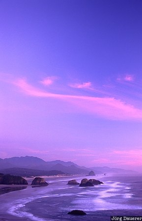 USA, Oregon, Ecola State Park, sky, red clouds, sunset, sea stack, United States, Vereinigte Staten, OR