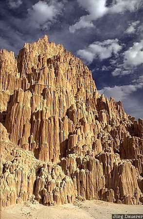 Cathedral Gorge, rocks, clouds, Nevada, Cathedral Gorge State Park, United States, evening light, USA, Vereinigte Staten, NV