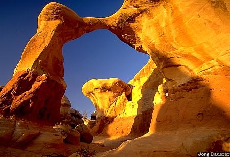 Metate Arch Metate Arch, devils garden, hole in the rock road, arch, Grand Staircase Escalante National Monument, Utah, GSENM, United States, USA, Vereinigte Staten, UT